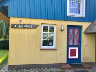 "Lotsenhaus" by Ferienhaus Strandgut - Born - 5