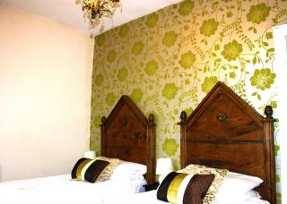 Ye Olde Nags Head - 3