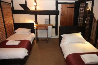 The Half Moon Inn - Woking - 6