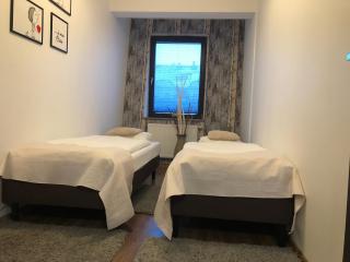 Apartamenty Jelenia Góra Imperial 501-294-838 - Jelenia Góra - 1