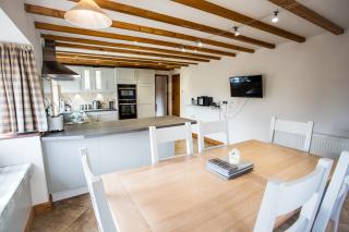 Beautiful 3 Bedroom Cottage - Picturesque Retreat - Lichfield - 1