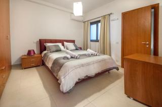 Modern Stylish Apartment - 2 Bedroom & 2 Bathroom Apartment - Spinola Bay, St Julians - St. Julian - 7