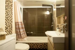Pretty rooms in Gold and Blue apartment in safe central area - Atene - 3