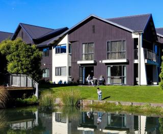Village Lake Luxury Apartments - Hanmer Springs - 8