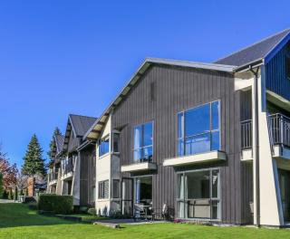 Village Lake Luxury Apartments - Hanmer Springs - 6