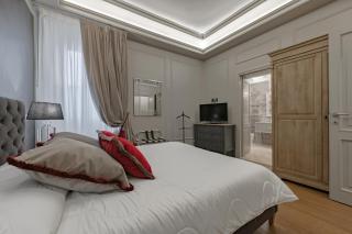 Apartments Florence - Teatro Luxury - Florence - 3