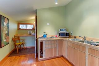 Island Artist Studio - 5