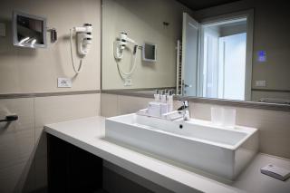 Parc Hotel Germano Suites & Apartments - Bardolino - 4