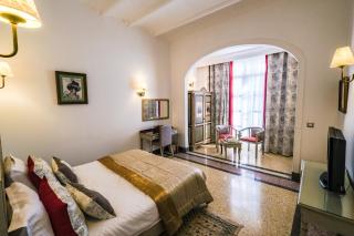 Majestic Hotel - 8