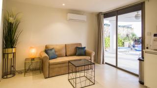 Luxury Suite by the pool - 3