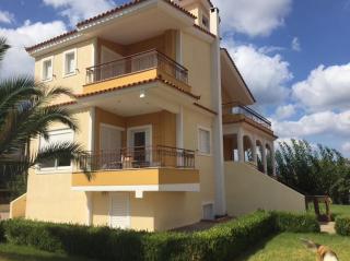 Relaxing Villa with Swimming Pool and Garden - Áyios Yeóryios - 3