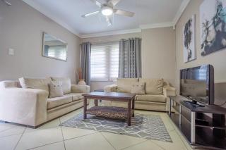 Three Oaks and an Aloe Boutique Hotel - Hartbeespoort - 9