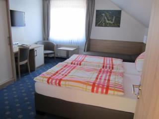 Hotel zur Burg Nürburg - Nürburg - 3