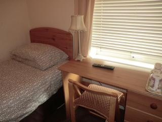 Malvern Lodge Guest House- Close to Beach, Train Station & Southend Airport - Southend-on-Sea - 3