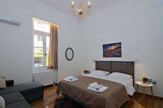 Neoclassical House with Unique Athenian Yard (nearby metro station) - Atene - 7
