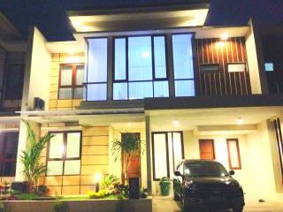 Fams Homestay by FH Stay - Yogyakarta - 0