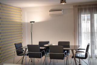 Spacious Fully Equipped 3BD 2Bath Apt in the heart of city with Balconies AC and fast WIFI #2 - Iráclio - 5