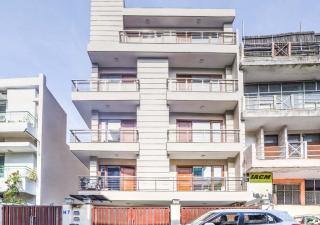 Skylink Suites Bed & Breakfast - New Delhi - 9
