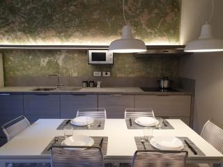 Casa222 - stylish apartment La Spezia Old Town - 5' station to Cinque Terre - 2