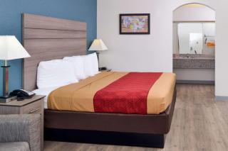 Econo Lodge Inn & Suites Port Arthur near Sabine Pass - Port Arthur - 4