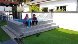 Jauzara Homestay Berkolam Renang - 1