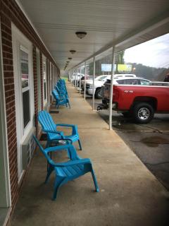 Murphy Motel - 6