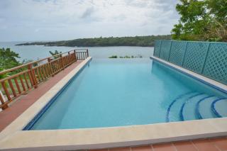 Two Bays Beach Villa, Apartment, and Studios - Crochu - 7