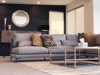 Luxury Lakeside Home with Remarkable View - 4