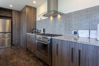 Luxury Lakeside Home with Remarkable View - Queenstown - 1