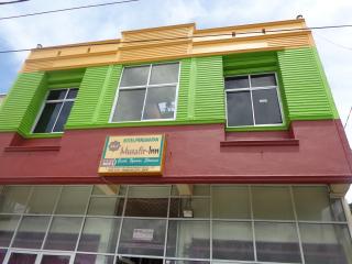 Hotel Musafir Inn - Padang - 0