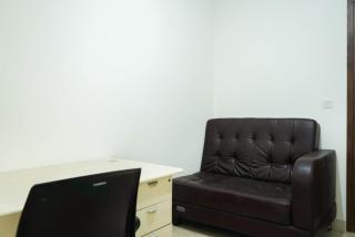 2BR with Study Room at L'Avenue Apartment By Travelio - Giacarta - 1