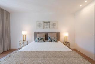 LovelyStay - Downtown Balcony Apartment with Free Parking - Oporto - 6