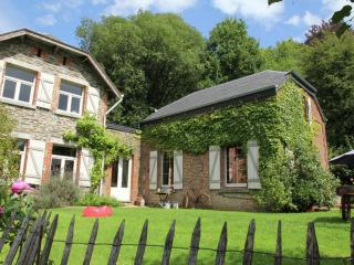 Spacious Cottage with Backyard and Large Garden - Bellefontaine - 0