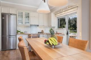 Anemone Holiday Apartment - 1