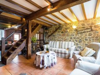 Spacious Holiday Home With Fireplace - Doische - 3