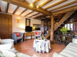 Spacious Holiday Home With Fireplace - Doische - 4