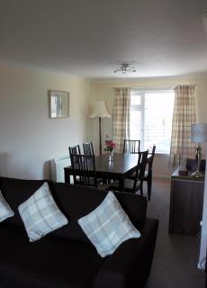 The Glebe, Am Fasgadh - 9