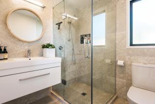 Guesthouse On Queens - Oneroa - 1