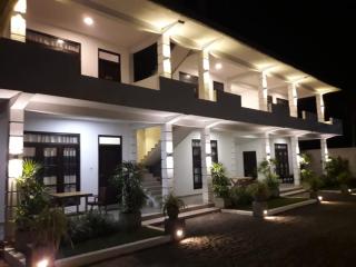 Airport Grand Holiday Home - Katunayake - 0