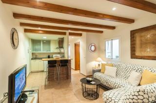 Lets Holidays APARTMENT IN THE OLD TOWN TOSSA 2 - 3