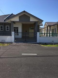 Zara Homestay - Marang - 0