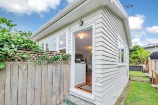 Sunny & Cozy Home near Western Springs - Auckland - 9