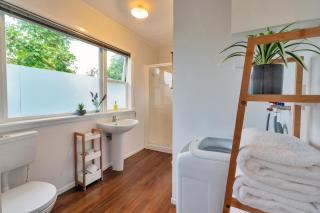 Sunny & Cozy Home near Western Springs - Auckland - 6
