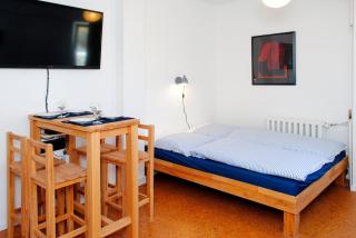 Appartement über dem Kino Toni - Berlim - 0