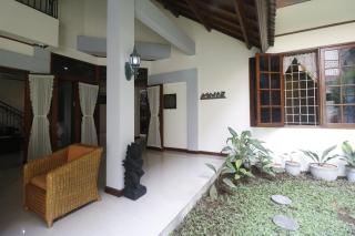 RedDoorz Syariah near Gelora Delta Sidoarjo - 5