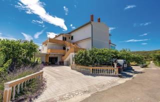 Hause Lupic - 0