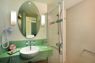 HARRIS Hotel & Residences Sunset Road - Kuta - 9
