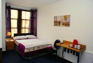 The Hindes Hotel - Harrow - 2