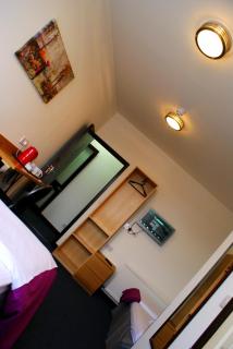 The Hindes Hotel - Harrow - 1