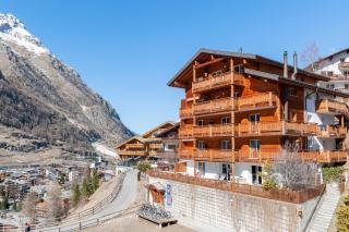 BaseCamp Apartments - 7